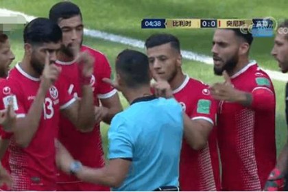  尼斯主帅赛后炮轰裁判 称争议判罚改变局势  