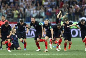  克莱蒙门将连续扑点，球队惊险守平强敌  